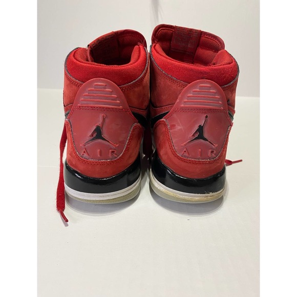 Size 7 Jordan Legacy 312 Toro 2018 - AV3922-601 Size 7Y - Picture 4 of 6